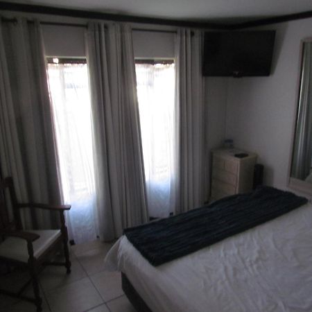 Santini Lace Self Catering Unit Plettenbergbaai Buitenkant foto