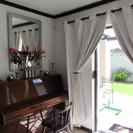 Santini Lace Self Catering Unit Plettenbergbaai Buitenkant foto