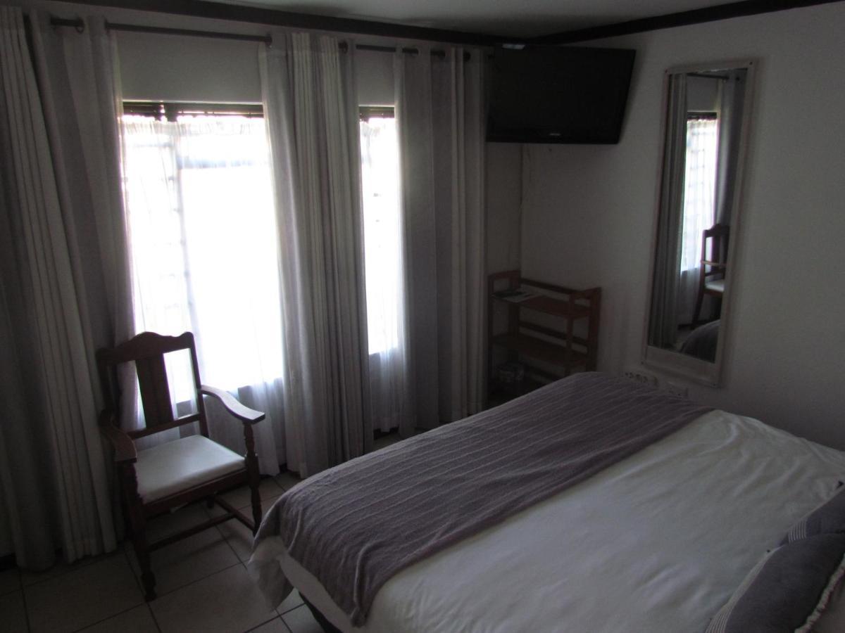 Santini Lace Self Catering Unit Plettenbergbaai Buitenkant foto