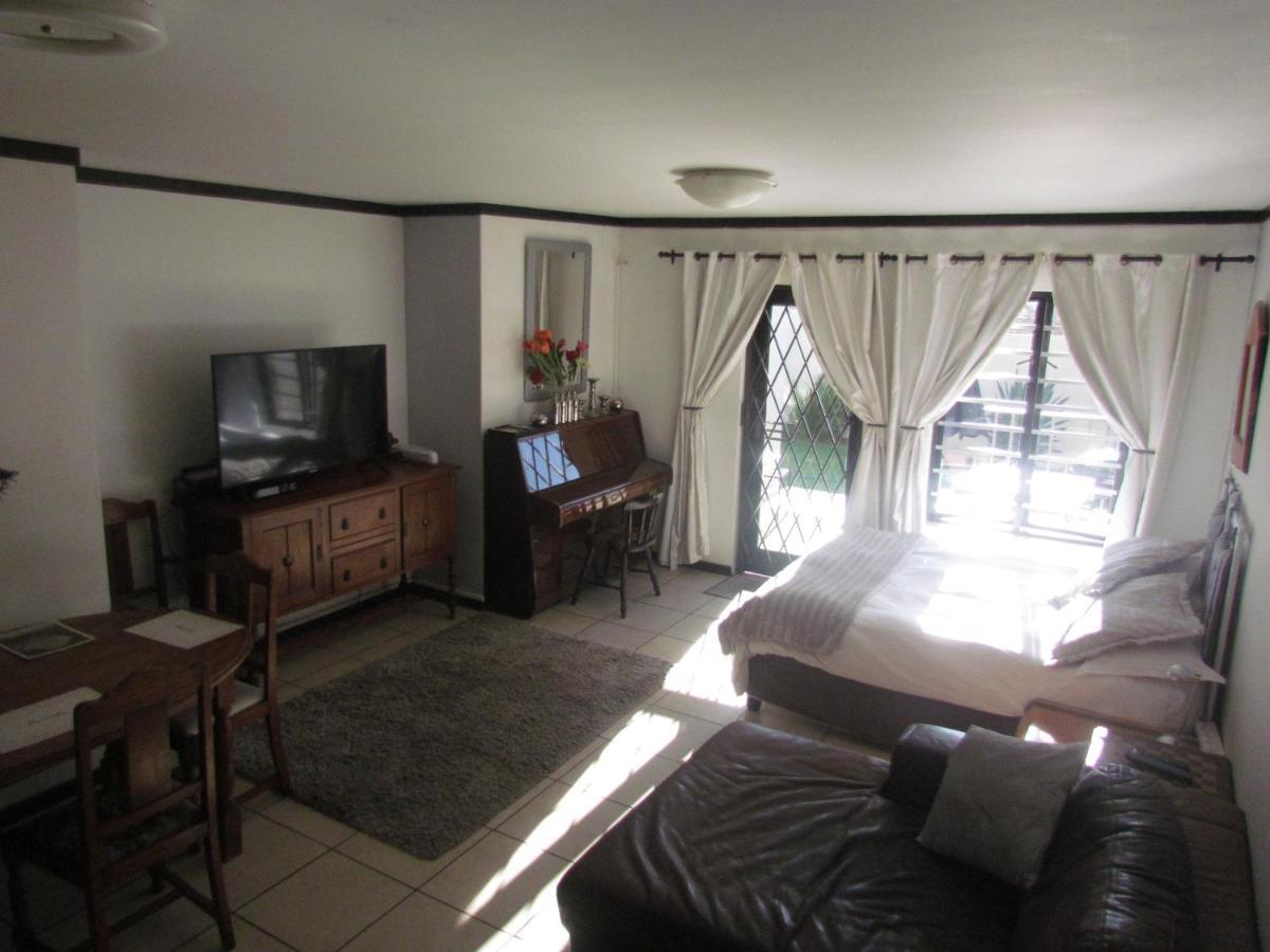 Santini Lace Self Catering Unit Plettenbergbaai Buitenkant foto