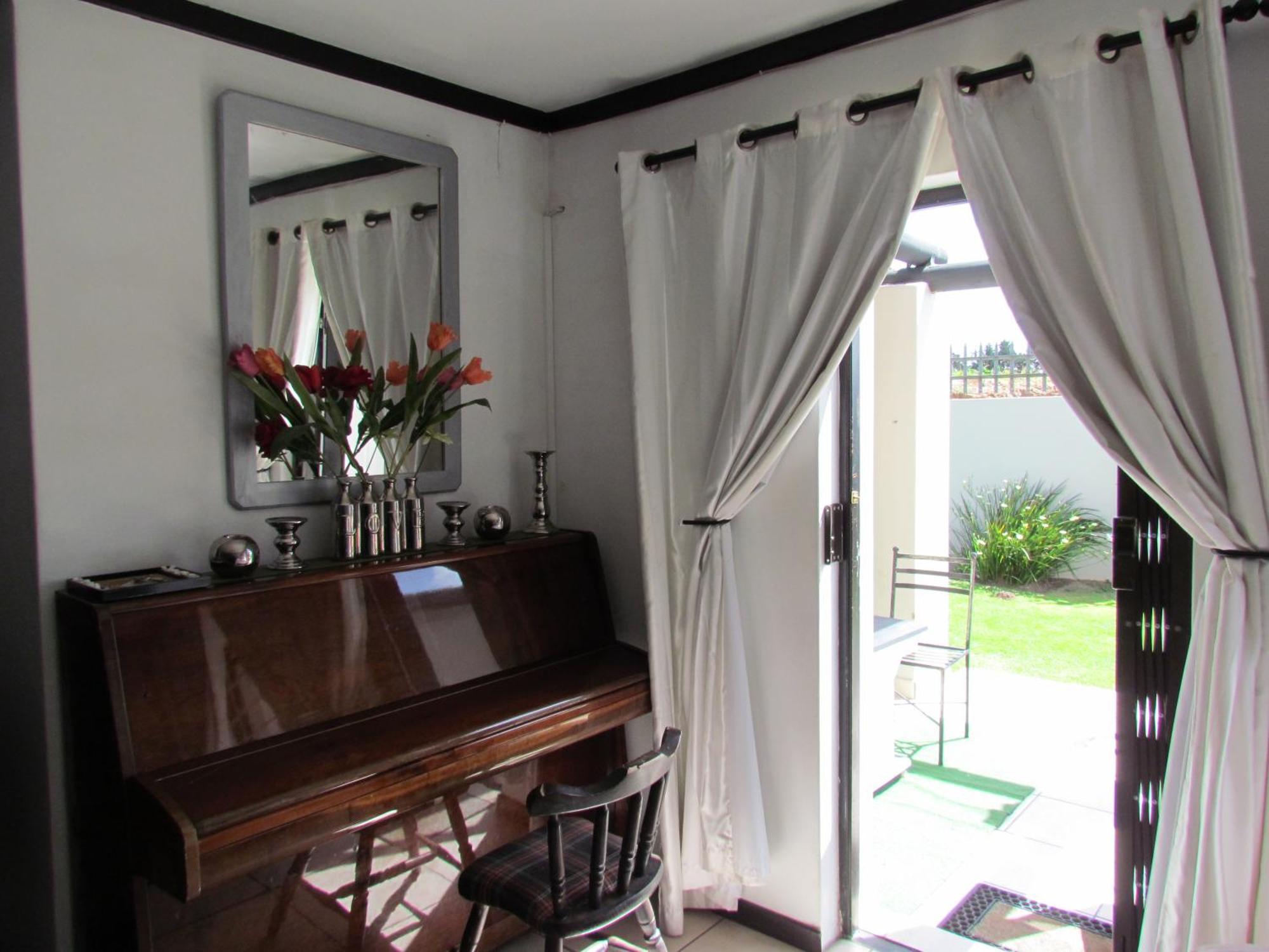 Santini Lace Self Catering Unit Plettenbergbaai Buitenkant foto