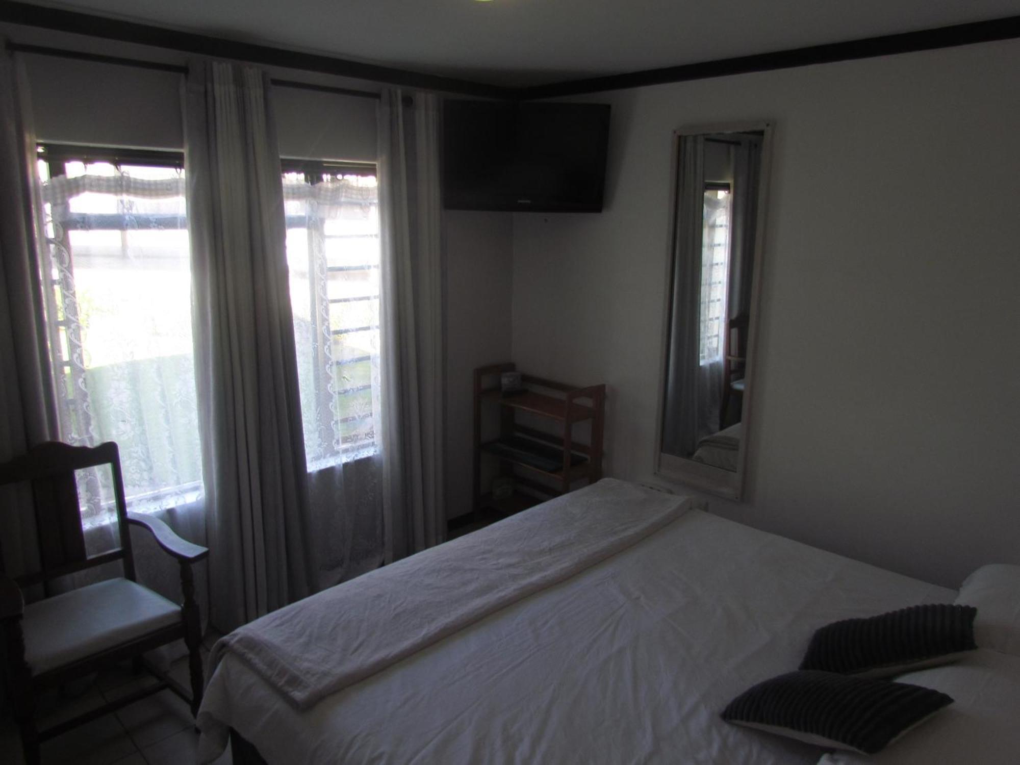 Santini Lace Self Catering Unit Plettenbergbaai Buitenkant foto